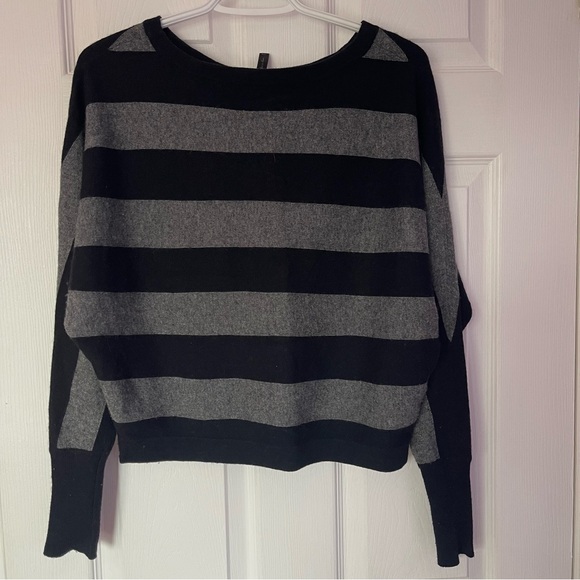 BCBGMaxAzria Dolman Sleeves Striped Women's Sweater, XXS - Picture 2 of 4